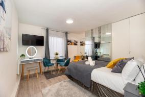 Chic Studio Apartment, Bus 18 to Euston in 30 min.