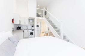 STUDIO BY HYDE PARK