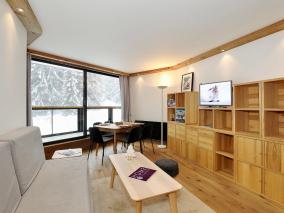 Appartement renove a Courchevel 1850, skis aux pieds, 4-6 pers, parking, wifi, balcon - FR-1-575-108