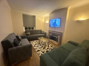3 Amazing bedroom apartment in central London