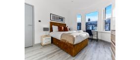 Huge, Brand-New Flat for Friends & Families!
