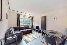 Stunning 1 BD apartment for 3 people in Hackney with Japanese-style bath