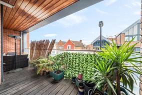 2-Bed Gem on Tooting High Street