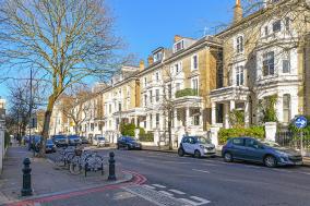 2BR flat in Chelsea Earls Court