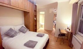 London Chelsea Big 2 People Studio Apartment