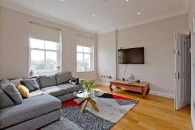 F7 Large 2bed Kensington