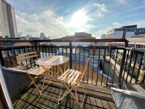 Modern & Bright Penthouse in Angel