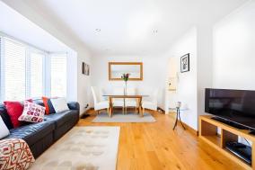 Camberwell Elegance 3BR Luxury Flat