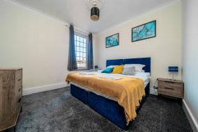 Uksas Stunning one bedroom Flat Free Parking