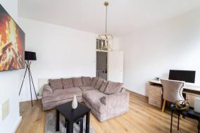 Lovely 2 Bedroom Apartment - 5 mins walk Elizabeth Line