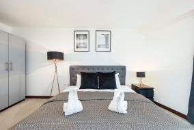 Modern Apartment in London with Balcony by My Serviced Space