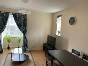 4min walk Uni of East London 1BR