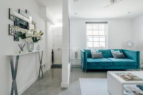 Exceptional Whole House Chelsea with Roof Terrace