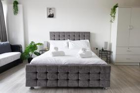 Shoreditch / Brick Lane - Studio