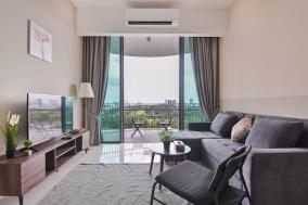 Lux & Stylish 2BR Apt at KLGCC Free Parking