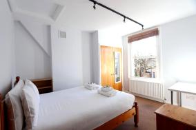 3 Bedroom Prime Angel Location
