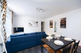 Chic 2BR flat with ensuite baths in London
