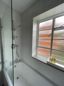 Beautifully Decorated 1BD Oasis - Earl's Court!