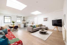 Wild Roses Serviced Apartments - Borough