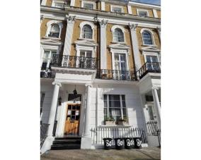 F202-Cosy 2nd Flr Flat Fits 3 Near Hyde Park