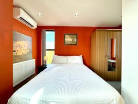The Crib - 1 Bedroom Apartment Central London by Wild London