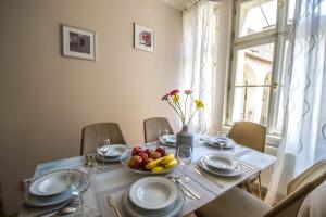 Ảnh trong thư viện ảnh của Unique Apt 250m from the Charles Bridge ở Prague