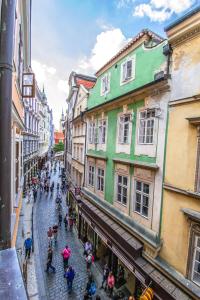 Cảnh Prague hoặc tầm nhìn thành phố từ căn hộ