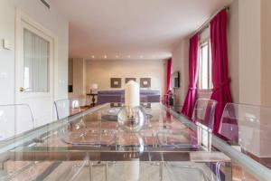 Posedenie v ubytovaní Apartamento Plaza Nueva