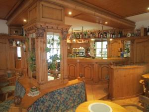 Lounge nebo bar v ubytování Hotel Alpina + 30 fotografií