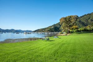 Gallery image of Bay Vista Waterfront Motel in Picton