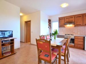 Kuchyň nebo kuchyňský kout v ubytování Apartments Milin