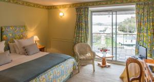 Postel nebo postele na pokoji v ubytování Crinan Hotel