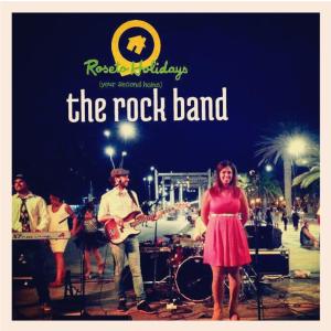 Un gruppo di persone che suonano in una rock band di roseto holidays a Roseto degli Abruzzi