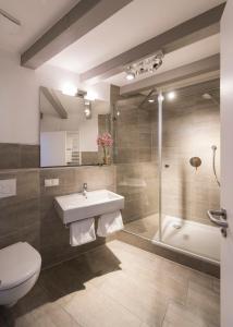 Koupelna v ubytování Hotel Goldener Engel