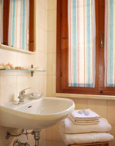 Kylpyhuone majoituspaikassa Hotel Tirreno