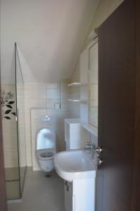 Gallery image of Apartments TMV Dragovic in Sveti Stefan