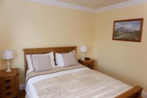Una cama o camas en una habitación de Tower View