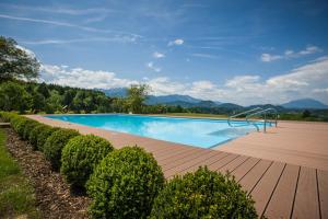 The swimming pool at or close to Hotel Streklhof