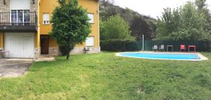 The swimming pool at or close to Os Arroxos