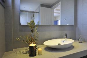 A bathroom at Alexandros Studios