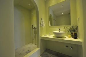 A bathroom at Alexandros Studios