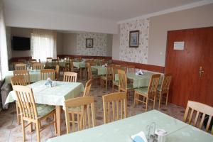 TV a/nebo společenská místnost v ubytování Pensjonat Piast