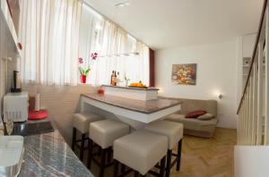 Istumisnurk majutusasutuses Apartment & Room Split Lea