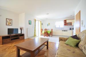 Gallery image of Villa Luna with Seaview in Petrcane +105 photos