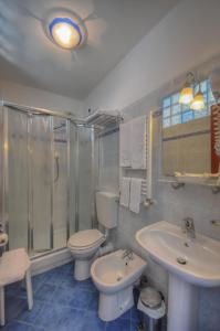 Ванная комната в Hotel Noris