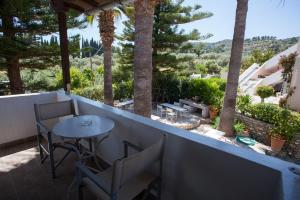 A balcony or terrace at 7 Islands