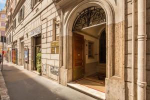 The facade or entrance of Notti A Roma