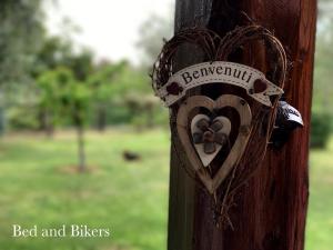 Certifikát, hodnocení, plakát nebo jiný dokument vystavený v ubytování Bed And Bikers