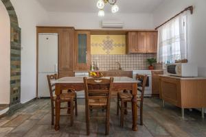 Gallery image of Mandrakia Bliss House in Mandrakia +22 photos