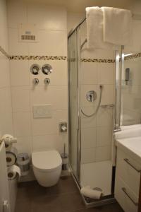 Ein Badezimmer in der Unterkunft Alpen Deluxe Oberammergau